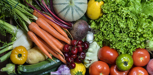 水果和蔬菜绿色色拉排毒生物桌子西红柿维生素活力红色食物图片