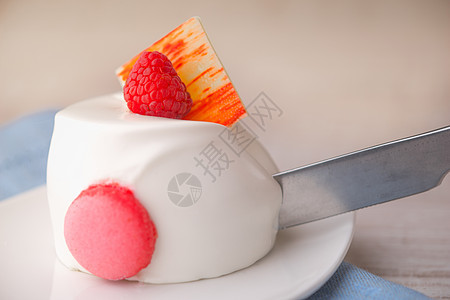 白蛋糕用草莓切图片