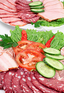 各种带蔬菜的香肠早餐薄荷沙拉火腿乡村美食盘子熏制食物猪肉图片