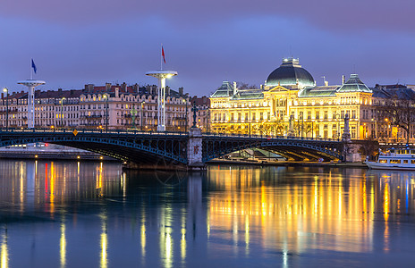 法国里昂大学桥照明大学国家建筑学地标景观反射城市场景旅行图片