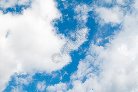 蓝色天空中的云彩阳光云景沉淀雨云天堂水分照片气氛天气气候图片