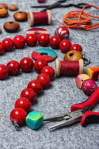 生产珠子刺绣珠宝工具工艺创造力闪光项链彩虹手工女士图片