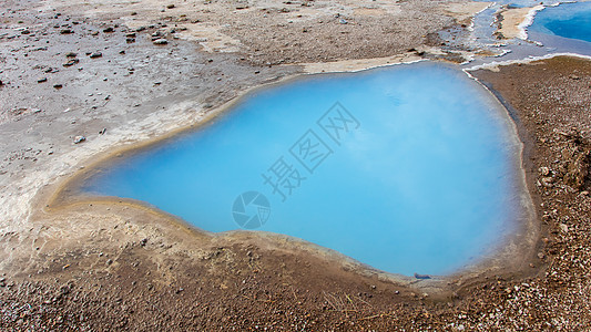 附近的热泉矿物地标火山蓝色力量活力沸腾溪流国家池塘图片