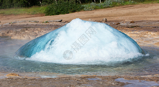 著名的冰岛喷泉气泡蒸汽轮缘火山地热二氧化硅图片