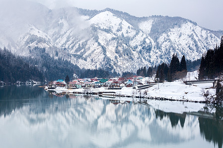 城市冬季景观旅行爬坡气候降雪森林公园木头框架季节环境图片