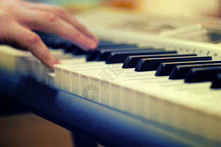 用玩家双手弹钢琴成人笔记演员艺术家音乐会娱乐教育手指钥匙音乐图片