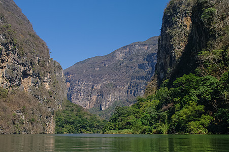 墨西哥恰帕斯附近苏米德罗峡谷内丛林荒野场景公园天空绿色热带旅行岩石旅游图片