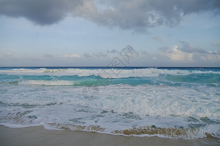 墨西哥加勒比海海岸的波浪假期蓝色海洋海滩支撑热带太阳天堂海浪旅行图片