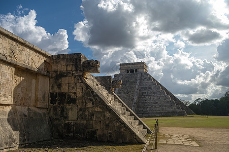 从Platfor看到 Kukulkan“El Castillo”的玛雅人金字塔图片