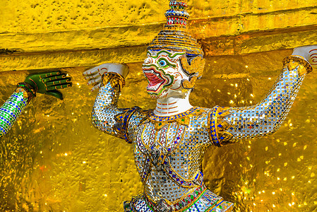 圣殿里的泰大雕像寺庙佛教徒建筑学旅行艺术宗教旅游文化雕塑图片