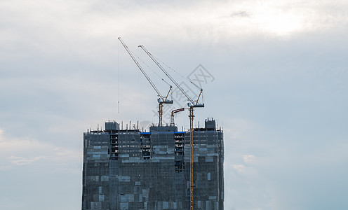 建筑工人正在准备排灌混凝土的抽水泵货车建设者机械水泥团队工作职业工业砂浆起重机图片