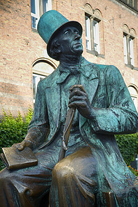丹麦哥本哈根汉斯克里斯蒂安安德森纪念碑男人城市大厅纪念碑数字旅游诗人正方形作家街道图片