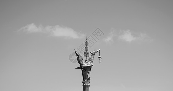 泰国的灯架或照明灯具雕像建筑学文学文化蓝色旅行灯笼天鹅街道水泥宗教背景图片