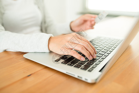 在线妇女购物电脑女孩键盘信用技术咖啡支付冲浪监视器互联网图片