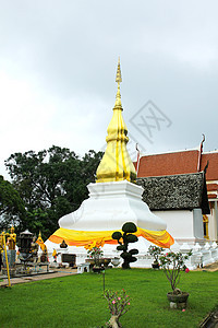 泰国Khon Kaen古老的寺庙和塔热带金子宗教旅游旅行建筑学游客宝塔地标文化图片