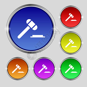 法官或拍卖锤图标标志 明亮的彩色按钮上的圆形符号 韦克托图片