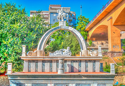 古代喷泉 在城市的hdr纪念碑正方形遗产历史历史性建筑学雕塑旅行地标旅游图片