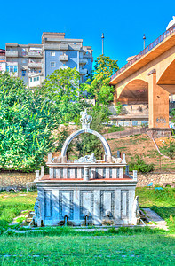 古代喷泉 在城市的hdr历史旅游地标正方形历史性世界旅行建筑雕塑雕像图片
