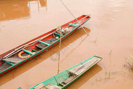 跨越湄公河的船 泰国  老挝国家城市绿色运输边界天空环境旅行旅游乘客图片