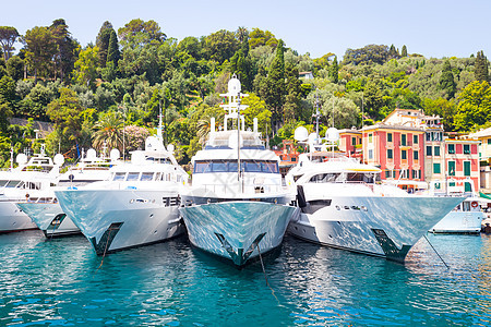 意大利波多菲诺Portofino  2016年夏季  三座豪华游艇奢华旅游历史历史性蓝色航行旅行地标港口海湾图片