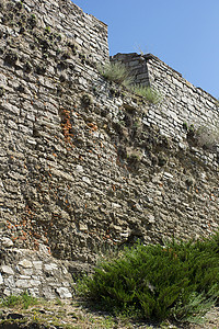 堡垒墙壁尖塔建筑建筑学景观蓝色天空绿色爬坡据点历史图片