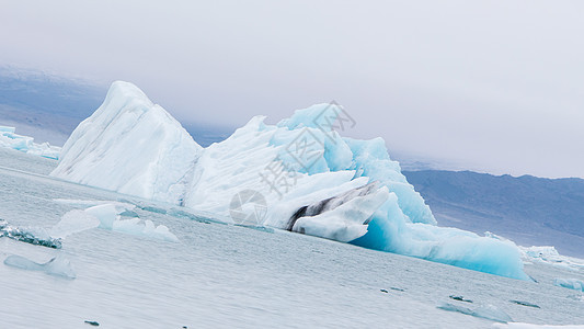 Jokulsarlon是冰岛东南部的一个大型冰川湖地形灾难风景环境旅行荒野寂寞野生动物公园海景图片