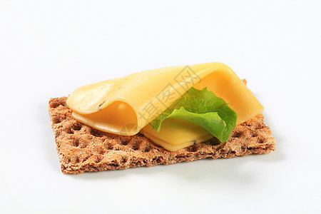 带奶酪的全谷物面包小吃美味早餐健康饮食褐色薄脆食物图片