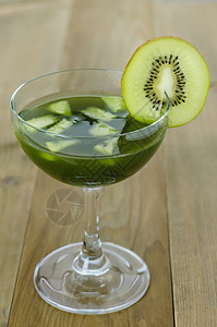 菊汁杯子汁小吃奇异果绿色水果棕色果汁种子营养食物白色图片