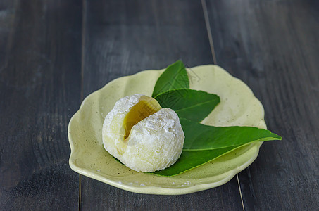 日式日本甜点面包盘子黑色文化食物年糕传统小吃营养白色图片