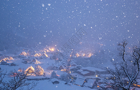 白川地轻雪降雪季节建筑村庄地标游客照明茅草旅行遗产历史性图片