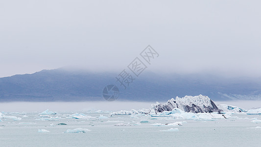 Jokulsarlon是冰岛东南部的一个大型冰川湖灾难荒野旅行湖泊蓝色地形海景冰山公园环境图片