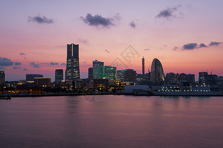 横滨市中心摩天大楼吸引力天空城市日落旅行港口摩天轮场景图片