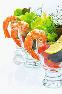古典虾鸡尾酒 将所有虾都切碎蔬菜餐厅派对异国沙拉奶油贝类香菜自助餐力量图片