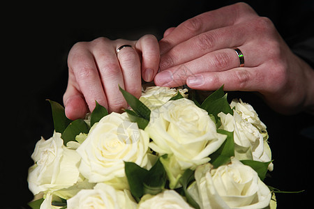 Groom和新娘投标订婚花束女士金子男人恋人夫妻女性婚礼图片