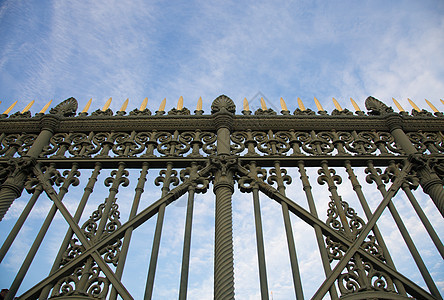 皇家宫大门详情安全蓝色栅栏绿色历史城堡房子天空旅行入口图片