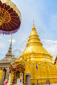 在泰国兰芬的哈里普亨猜寺庙游客宝塔佛教徒旅行宗教建筑学旅游艺术建筑雕像图片