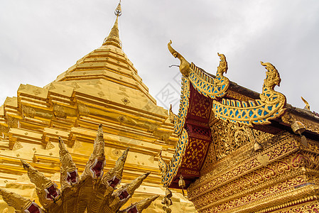 泰国清迈省的寺庙建筑学旅行地标旅游佛塔天空素贴宗教宝塔游客图片