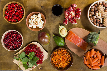 健康饮食的一套产品食物热带沙拉猕猴桃荚蒾坚果红色甜点石榴蔬菜图片