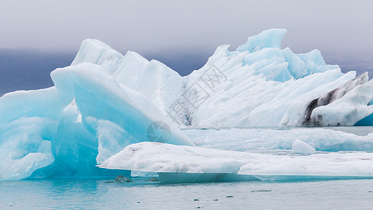 Jokulsarlon是冰岛东南部的一个大型冰川湖野生动物湖泊旅行海景荒野冰山灾难商业国家冰川图片