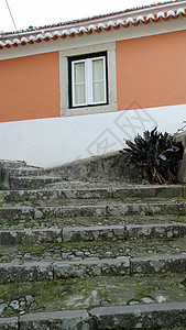 葡萄牙辛特拉一些楼梯和一栋旧楼的详细细节车道爬坡石头砖块走廊街道人行道路面航班石墙图片
