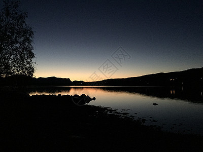 晚夜灯光日落峡湾图片