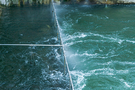 鲁赫尔的氧气浓缩厂供水管道口渴流水环保生态居住空气水管科学图片