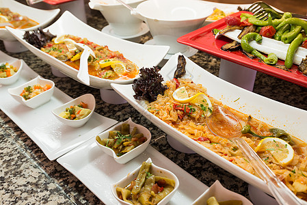 巴菲特是桌上的沙拉早餐团体胡椒庆典餐厅饮食午餐食物小吃厨房图片