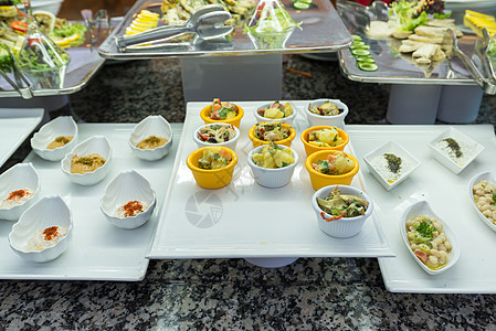巴菲特是桌上的沙拉食物饮食团体派对厨房用餐蔬菜烹饪早餐美食图片