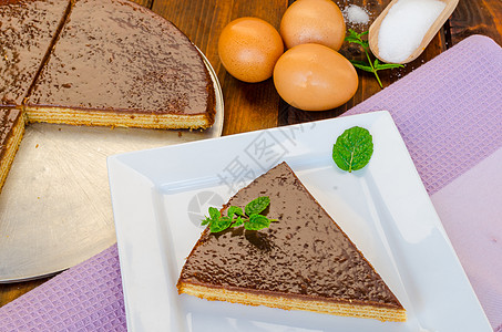 树蛋糕可可馅饼糕点传统背景艺术巧克力桌子甜点食物图片