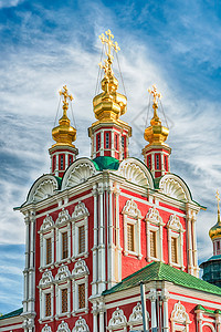 Novodevichy修道院内的东正教教堂 M的标志性地标街道宗教晴天城市教会建筑旅游旅行天空遗产图片