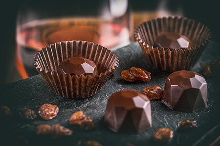 巧克力树食物诱惑美食可可小吃甜点奶油黑色糖果庆典图片