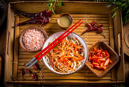 蔬菜炒面面菜单美食盘子筷子炒锅油炸蔬菜午餐餐厅面条图片