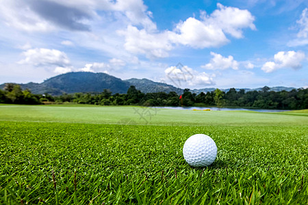 高尔夫球上场草地球道天空运动热带旗帜俱乐部课程绿色游戏图片