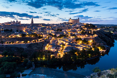 山水小镇西班牙黄昏的托莱多旅游村庄爬坡城堡旅行景观航程世界历史性建筑学背景